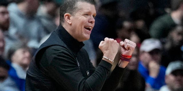Tobin Anderson reacts