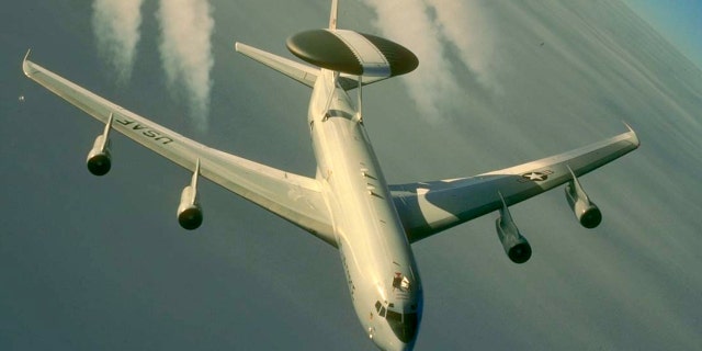 Foto handout Angkatan Udara AS ini menunjukkan E-3 Sentry airborne warning and control system (AWACS) dalam penerbangan.