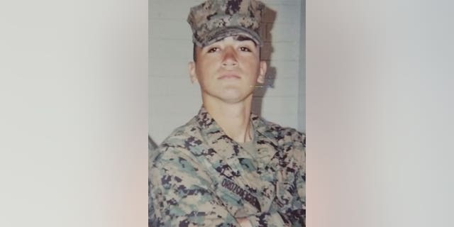 Ein Marineveteran, der drei Einsätze im Irak überlebte, wurde in Afghanistan mit einem Uber in Kalifornien getötet 2 Aaron Orozco, 38, war in Camp Pendleton stationiert und hatte zuvor drei Touren im Irak und in Afghanistan absolviert.