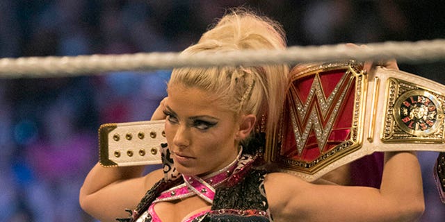 Alexa Bliss wearing a belt before her match against Sasha Banks at Barclays Center. Brooklyn, NY 8/20/2017 Credit: Chad Matthew Carlson