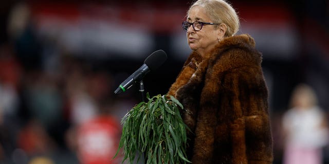 Aunty Joy had reportedly asked the event's organizers, Growth Faculty, to provide a support person to assist her at the event and to provide Obama a gift in line with cultural practice.