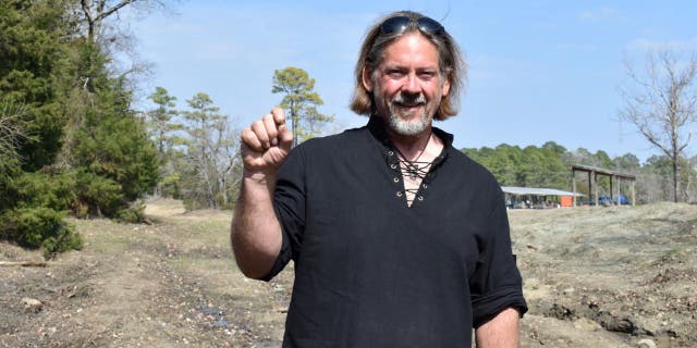 Lucky Arkansas man finds 3.29-carat brown diamond at state park 2 David Anderson learned about the Crater of Diamonds State Park while watching the Travel Channel.