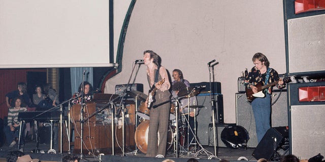 Jim Gordon faisait partie de Derek et les Dominos d'Eric Clapton. 