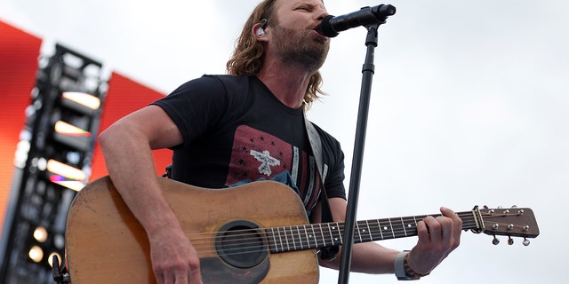 Dierks Bentley explained how his tenth studio album, "Gravel &amp; Gold," ranges from bluegrass music tracks to traditional country music.