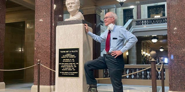 Longtime Wisconsin Sec. of State, 'Fighting Bob' relative Doug La Follette resigns post 2 Democratic Wisconsin Secretary of State Doug La Follette, a distant relative of statewide icon and 1924 presidential candidate Robert "Fighting Bob" La Follette, has resigned from his post to focus on "personal needs."