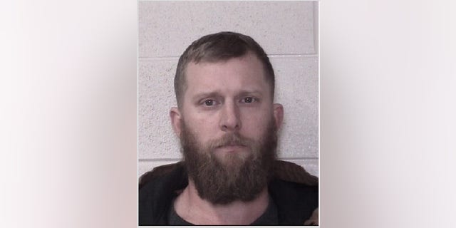 Kyle Chrisley arreteeriti süüdistatuna vägivallatsemises.