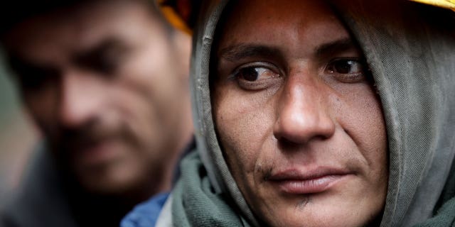 Terminan operaciones de rescate en explosión de mina de carbón en colombia; 21 trabajadores fueron asesinados 4 Los mineros esperan noticias de sus compañeros de trabajo después de que una explosión en una mina de carbón mató al menos a 11 personas según las autoridades en Sotatosa, provincia de Cundinamarca, Colombia, el 15 de marzo de 2023.
