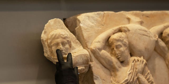 Museo Británico enfrenta presiones para devolver artefactos del Partenón a Grecia 4 El regreso de los restos del antiguo Partenón de Grecia en Atenas pone a un museo británico en el banquillo por no haber hecho lo mismo todavía.