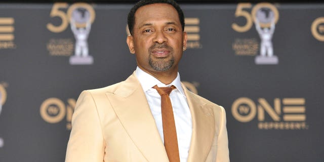 Federal agents reportedly seized a gun from actor Mike Epps at Indianapolis International Airport.