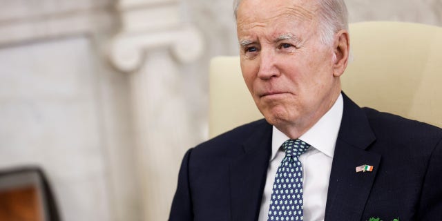 Biden refuses to take questions with Irish leader after WH defends not holding press conference 2 President Joe Biden on Friday declined to take reporters' questions after a meeting with Irish Prime Minister Leo Varadkar, despite the White House promising that he would.