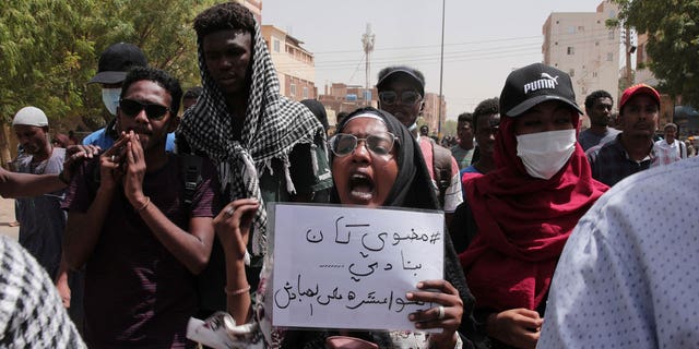 Eight pro-democracy activists in Sudan were acquitted of an intelligence agent's murder.