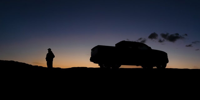 The new Tacoma's profile is show in full in this silhouette.