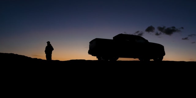 The new Tacoma's profile is show in full in this silhouette.