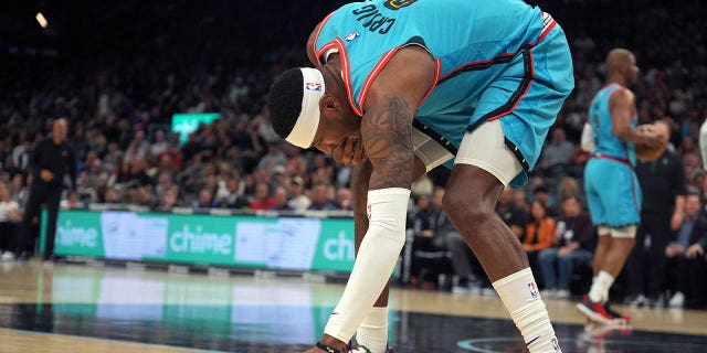 Giannis Antetokounmpo knocks Suns player's tooth out with elbow 2 Phoenix Suns forward Torrey Craig (0) retrieves his tooth from the court during a game against the Milwaukee Bucks at Footprint Center.