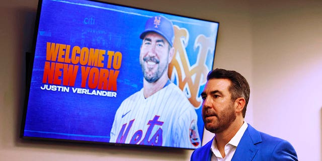 El lanzador de los Mets, Justin Verlander, asiste a su conferencia de prensa introductoria en el Citi Field el 20 de diciembre de 2022 en la ciudad de Nueva York.