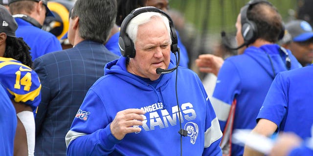 Wade Phillips of the Los Angeles Rams during a game against the Arizona Cardinals at the Los Angeles Memorial Coliseum on December 29, 2019. 