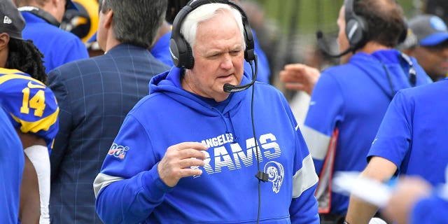 Wade Phillips of the Los Angeles Rams during a game against the Arizona Cardinals at the Los Angeles Memorial Coliseum on December 29, 2019. 