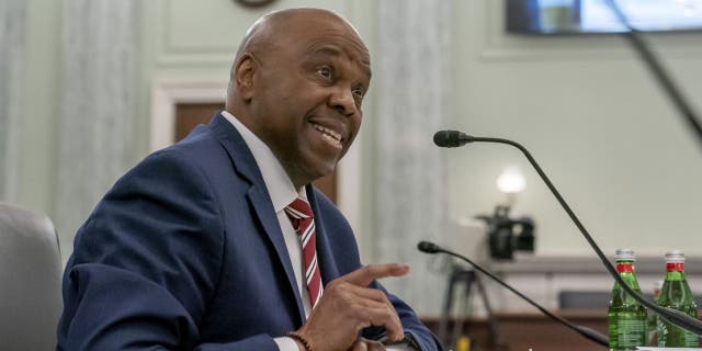 GOP pilots in Congress call on Biden to withdraw his ‘entirely unqualified’ FAA nomination 2 Phil Washington, chief executive officer of Denver International Airport, was grilled on March 1 by Republican senators concerned about his lack of aviation experience. Photographer: Nathan Howard/Bloomberg via Getty Images
