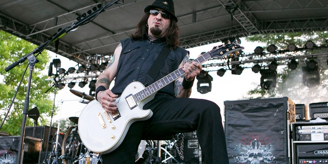 Wayne Swinny, who was the guitarist for the rock band Saliva, has died. He was 59.
