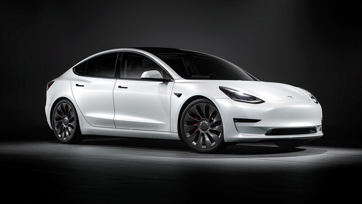 Tesla Model S Plaid debuts