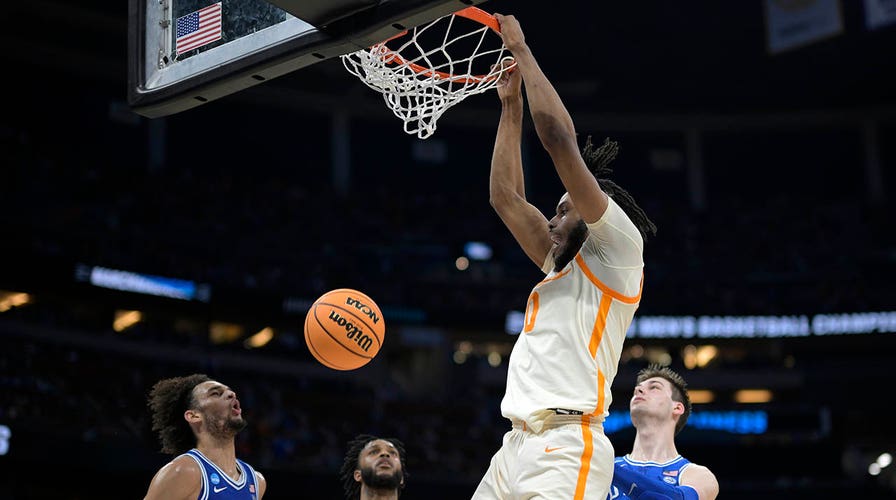 Tennessee advances to Sweet 16, eliminates Duke in Blue Devils