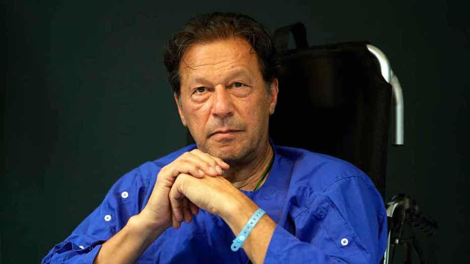 Former Pakistani Prime Minister Imran Khan rallies thousands of supporters despite arrest warrants
