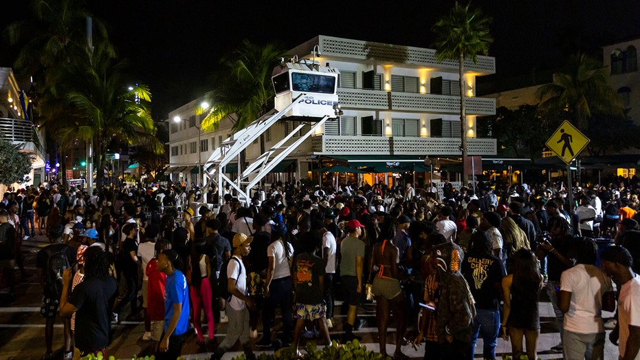 Miami Beach implements midnight curfew for spring breakers after 2 fatal shootings