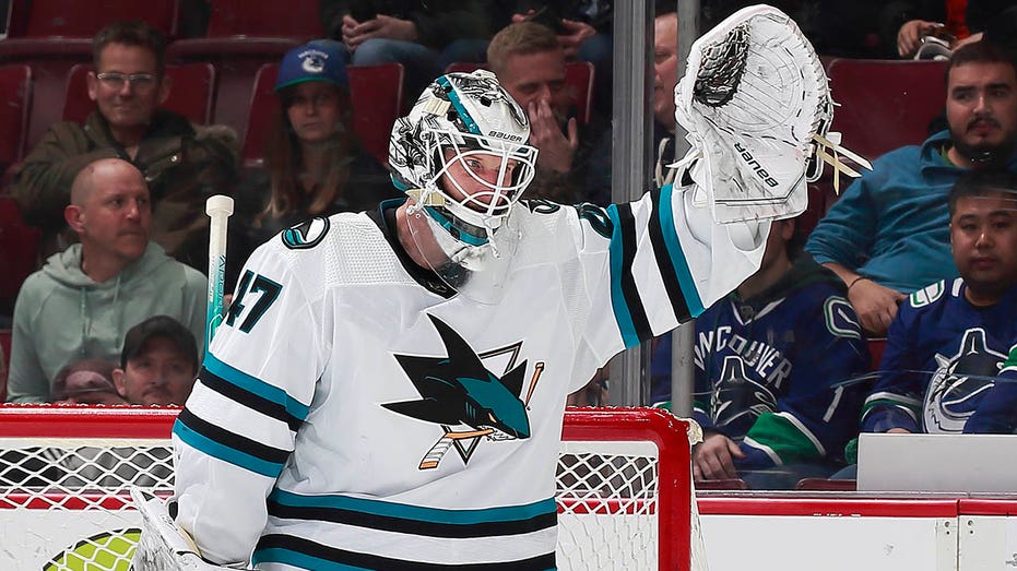Sharks’ James Reimer talks refusal to wear Pride-themed warmup, believes ‘everyone has value and worth’