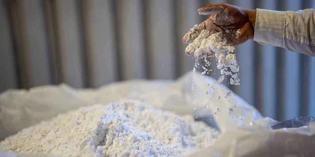 Chile's president announces plan to require private lithium extraction companies to partner with government - Vimarsana News