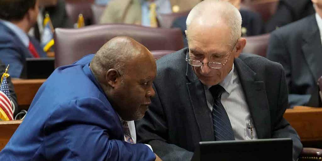 IN GOP lawmakers push through new state budget plan that expands eligibility for private school voucher plan - Vimarsana News