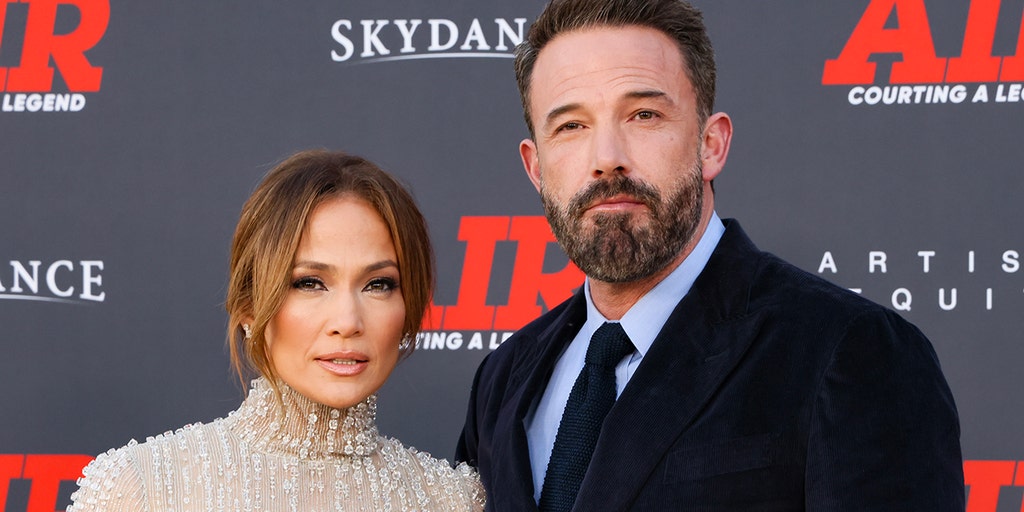 Ben Affleck fans slam Jennifer Lopez while praising actor's Spanish speaking skills - Vimarsana News
