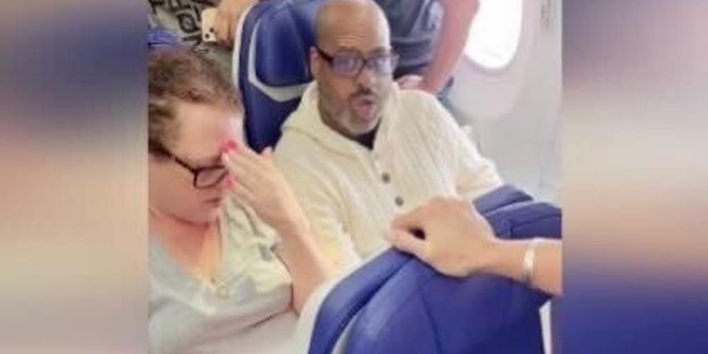 Airline passenger loses control due to crying baby, screams at crewmembers — chaos ensues - Vimarsana News