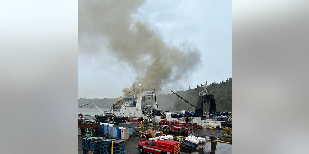 Washington state crews responding to boat fire in Tacoma Tideflats, residents receive smoke warning - Vimarsana News