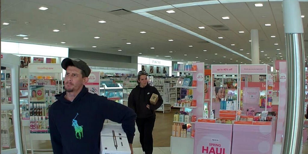 Georgia 'beauty bandits' steal Dyson hair products worth $1,600, lead police on high speed chase - Vimarsana News
