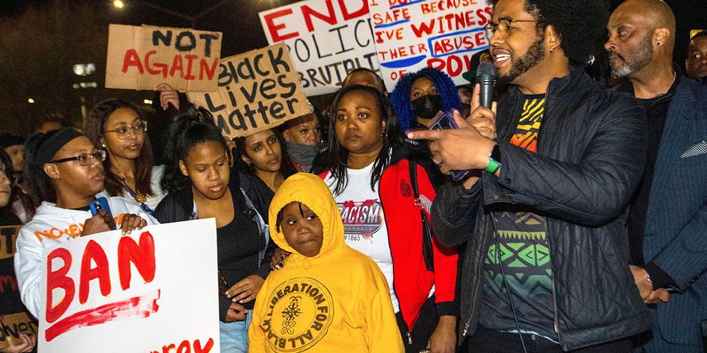 Schools near Vegas pressured to disclose information on cop who slammed Black student, pinned him with knee - Vimarsana News