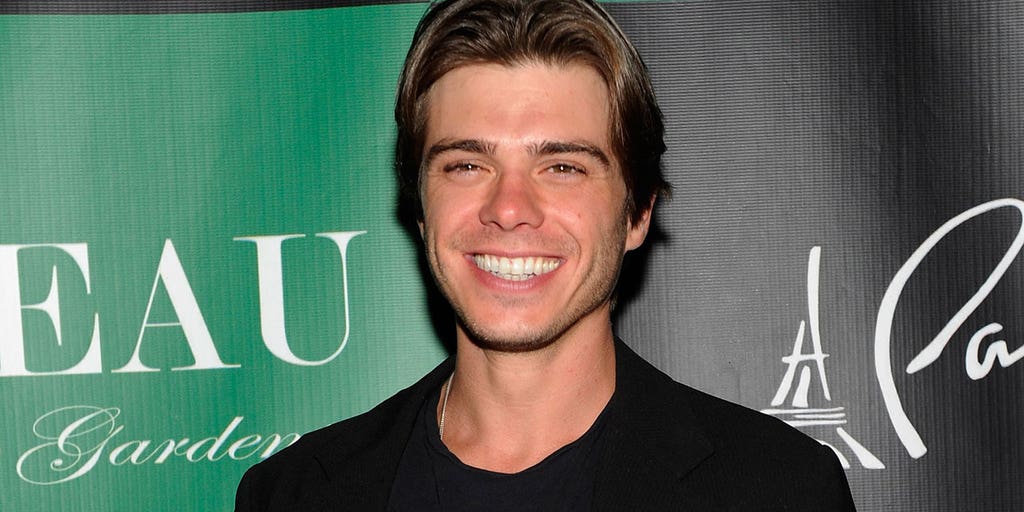 Matthew Lawrence shares he was fired from agency after refusing to strip for director - Vimarsana News