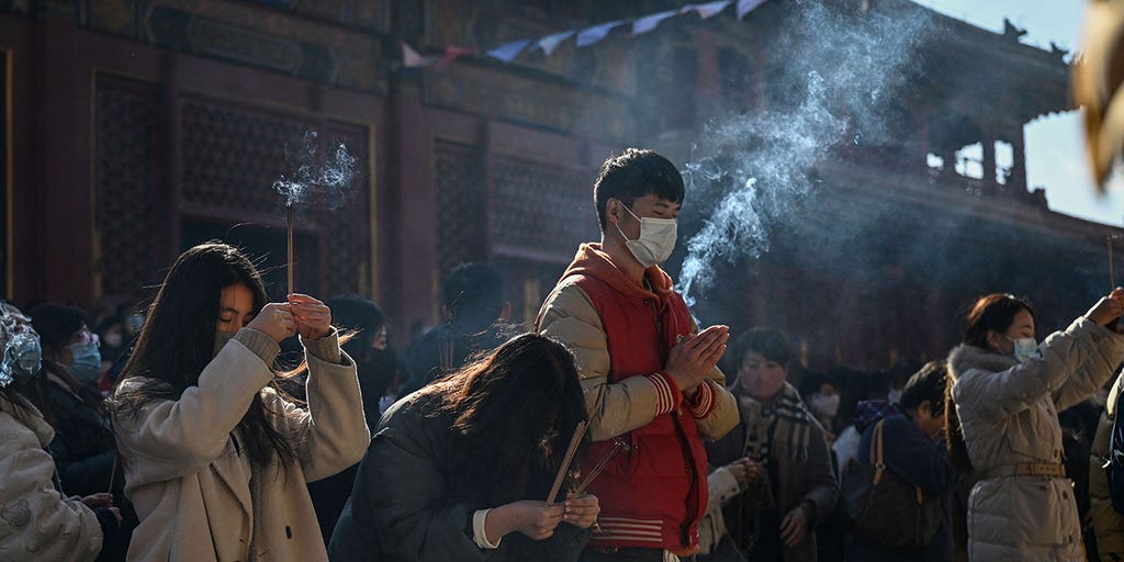 Temple visits up in China as unemployed college graduates pray to find jobs - Vimarsana News