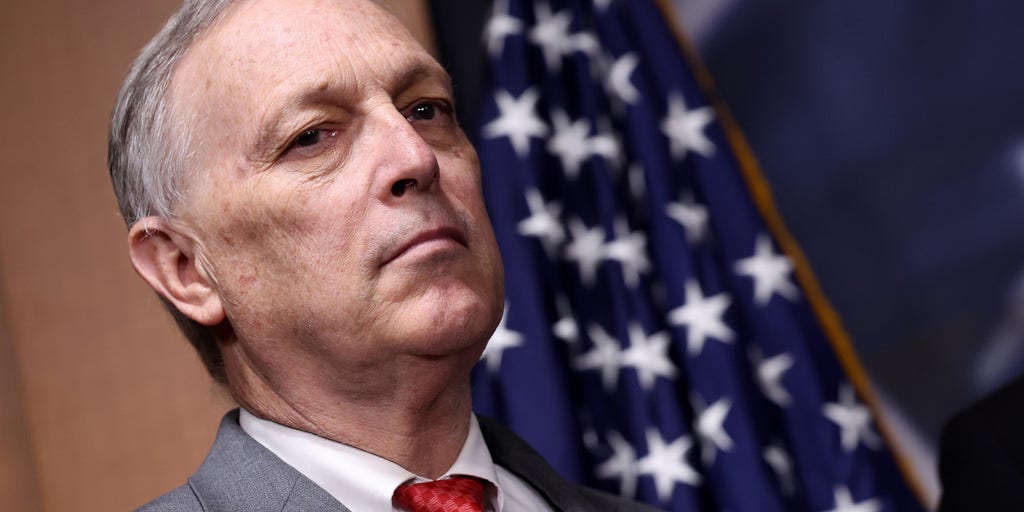 Arizona Rep. Biggs raises alarm about unattended ports of entry 'left open' at U.S.-Canada border - Vimarsana News