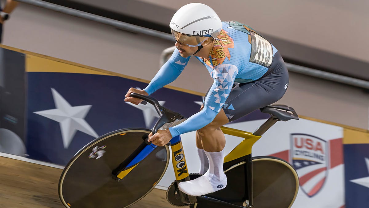 Et han Boyes winds it up during the UCI Masters Track Cycling World Championships