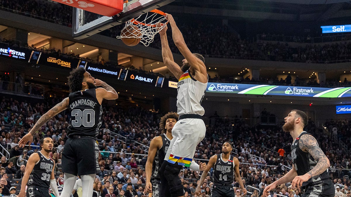 Rudy Gobert Sent Home After Punching Kyle Anderson in Timberwolves Huddle, News, Scores, Highlights, Stats, and Rumors