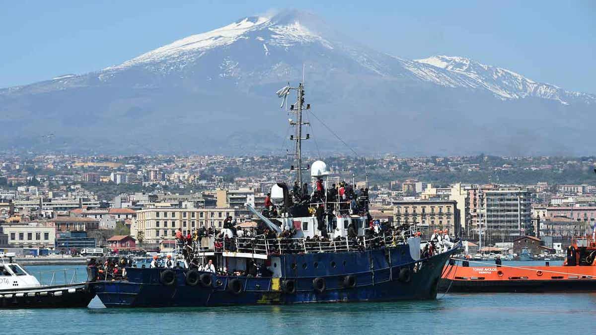 ship carrying some 700 migrants