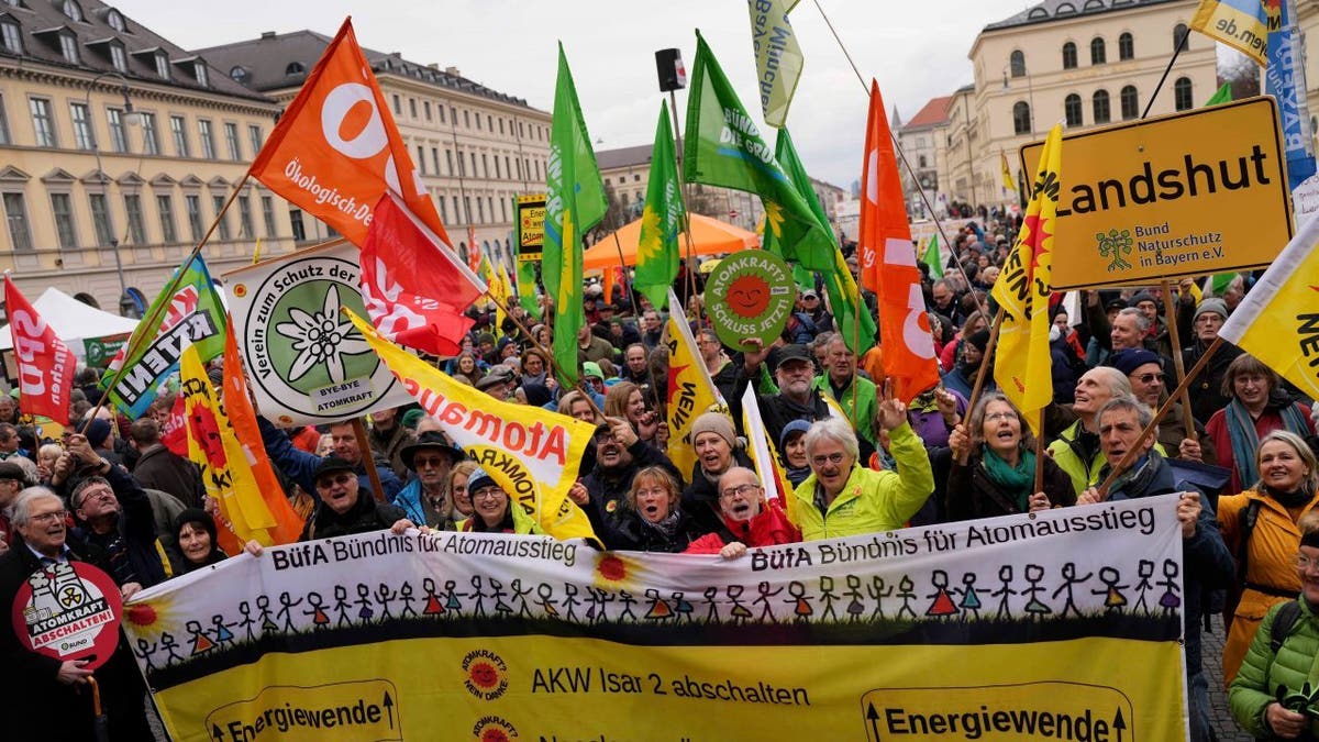 Celebration of end to German nuclear plants