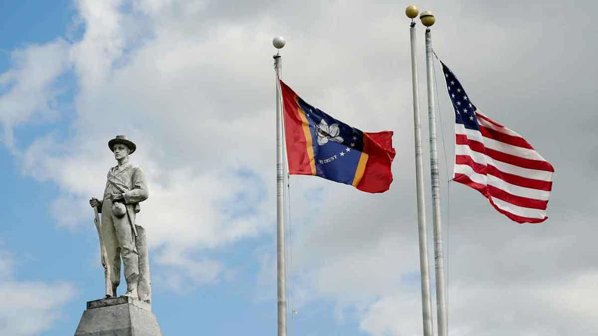 Mississippi state and U.S. flags