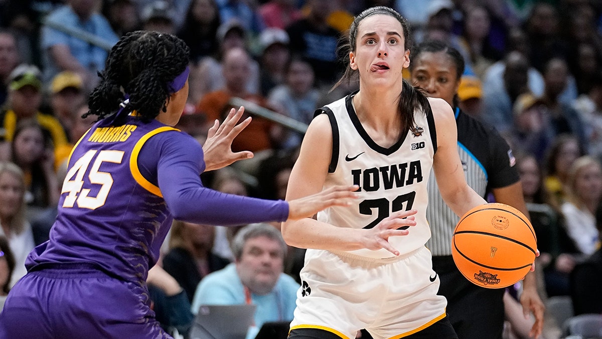 Iowa's Caitlin Clark Receives Praise From LSU's Kim Mulkey After Hard ...