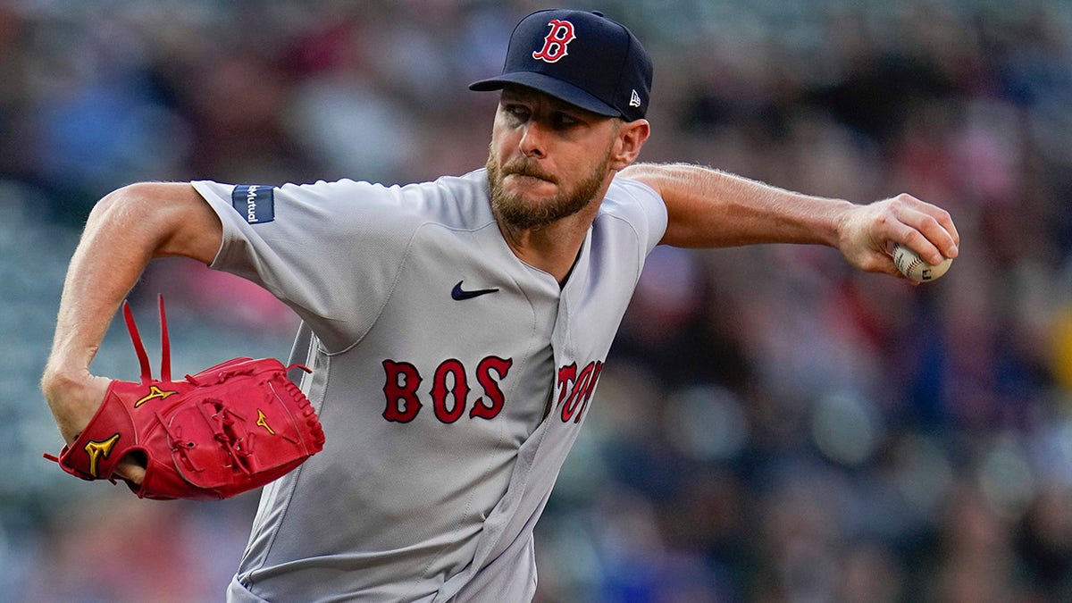 Red Sox star Chris Sale melts down in dugout after poor outing