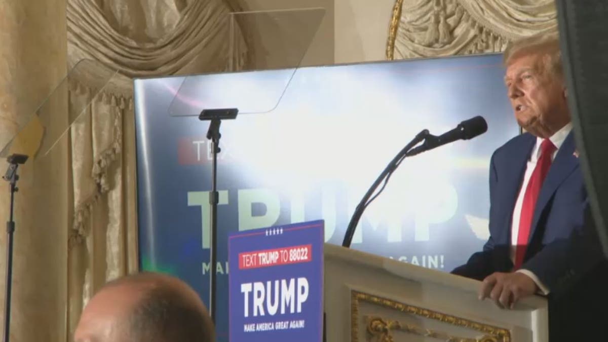 Donald trump speaks crowd mar-a-lago indicted new york city