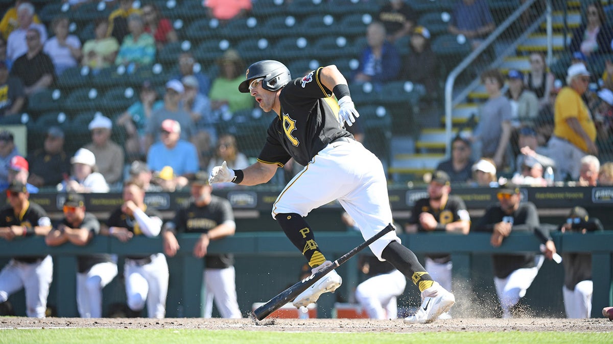 Pirates call up 33-year-old Drew Maggi to major league roster