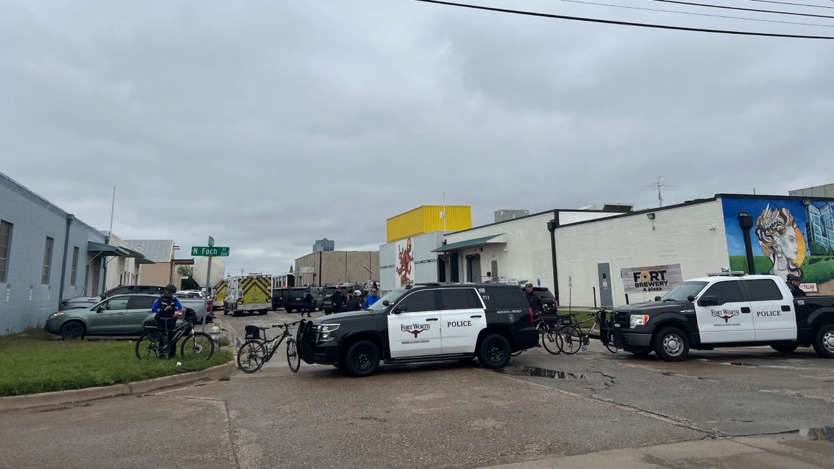 Fort Worth police block off street in front of drag brunch