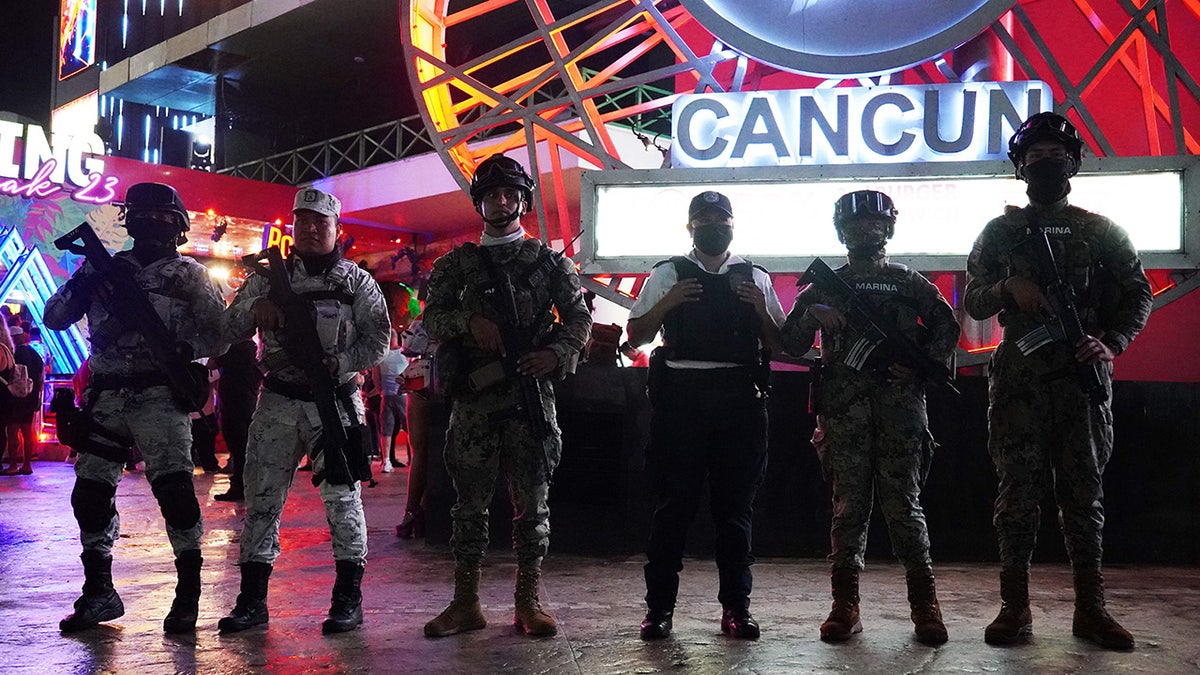 Mexican soldiers in Cancun
