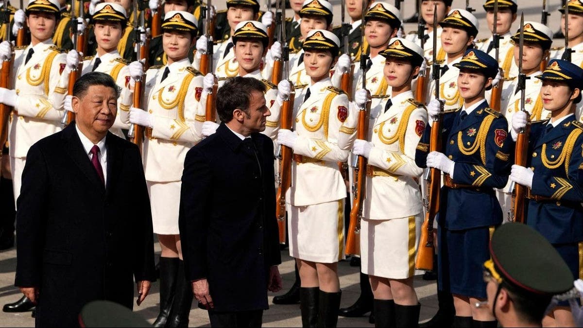 Macron, Xi in China